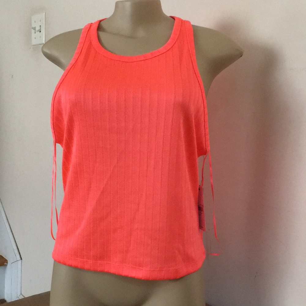 Brand New Guess brand Top
